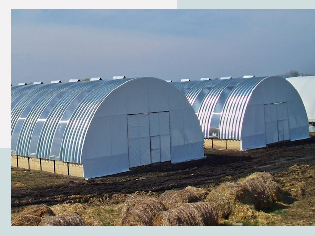 Сельскохозяйственные здания в Добрянке