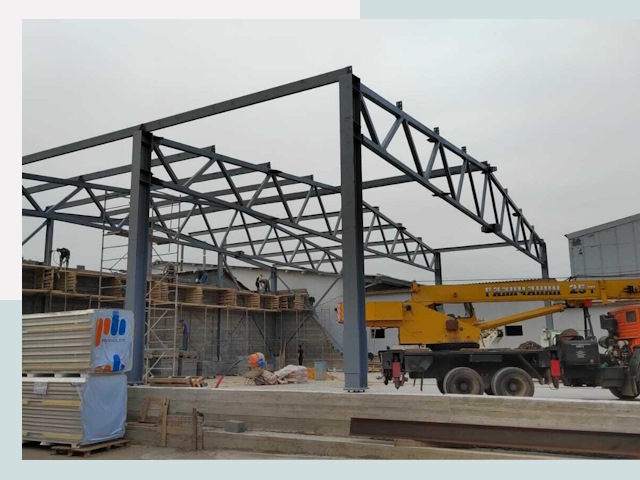 Строительство цехов в Добрянке